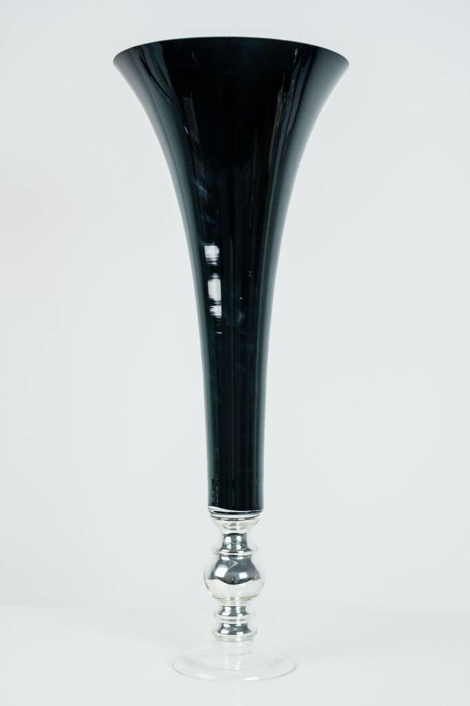 Rental-Black/White Tall Flute Vases-1Day