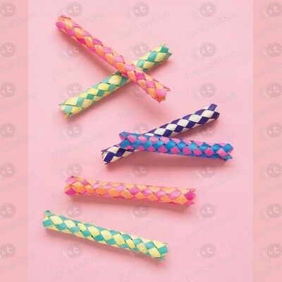 Favors-Finger Traps-8pk