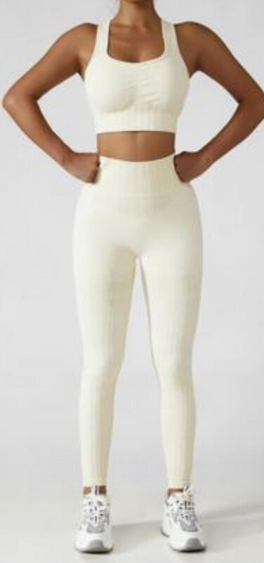 RIBBED SEAMLESS 2 PIECE CREAM