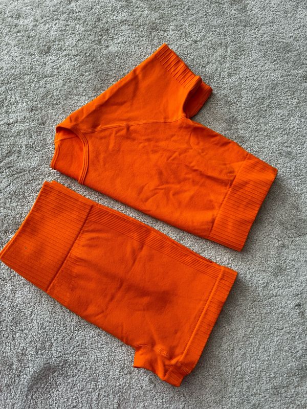 Orange Ribbed Shorts & Crop T Size S