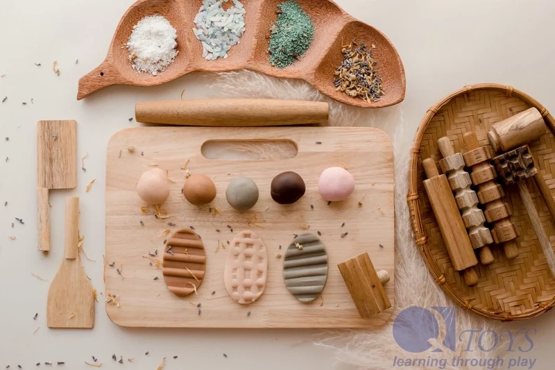 QToys Wooden Playdough Kit