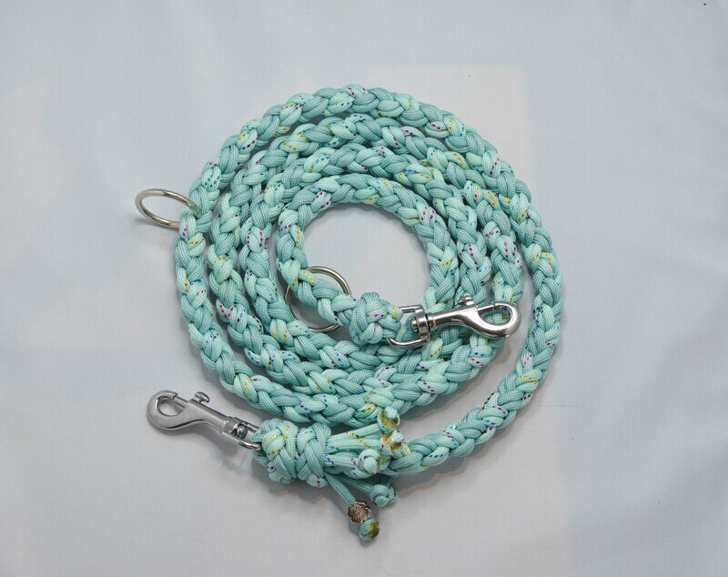 Paracord Leine - in verschiedenen Variationen und Längen - wahlweise mit Leder- oder Biothanehandschlaufe