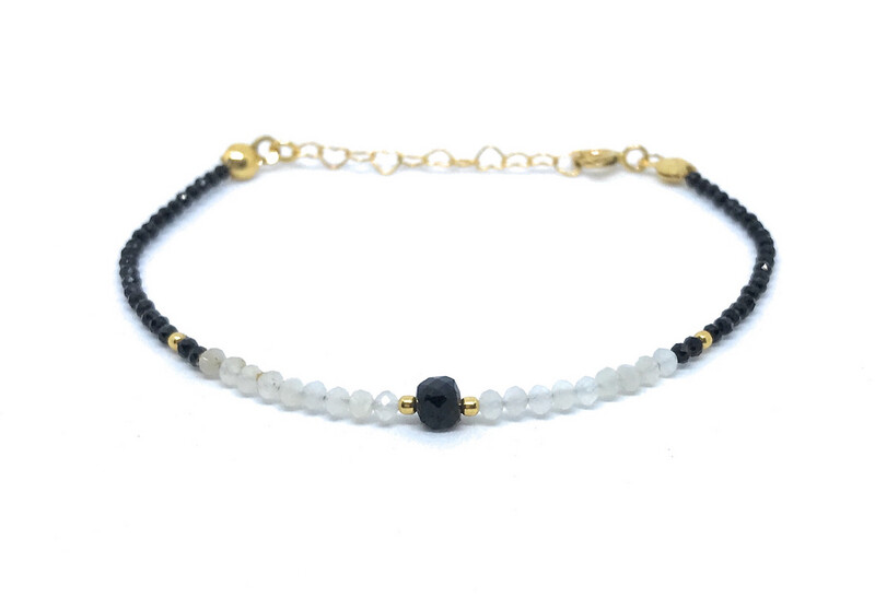 Pulsera de turmalina negra pulida y piedra luna plata de primera ley chapada en oro amarillo ajustable de 16cm a 19cm