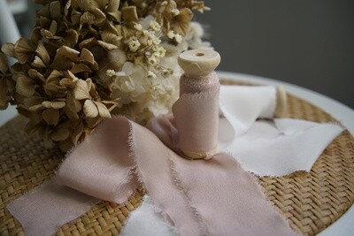 Dusty pink bouquet ribbon