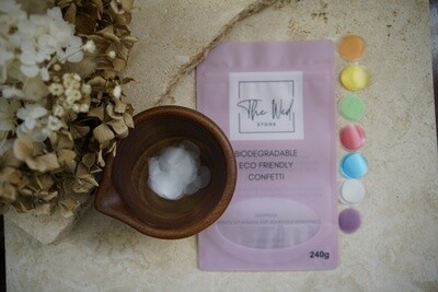 Custom blend biodegradable confetti circles
30 guests (Bag only)