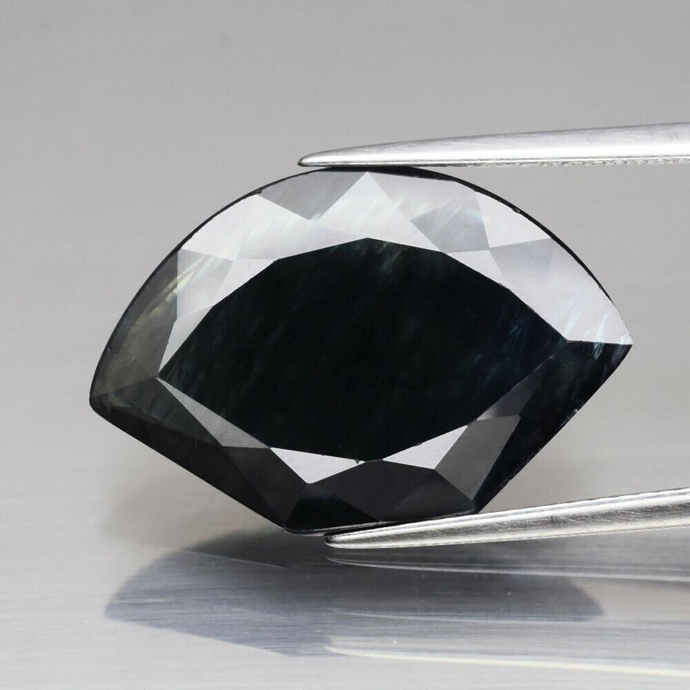 Blue Sapphire. 11.98 cwt. Natural Earth Mined. Master Valuer Appraised $660. See Video