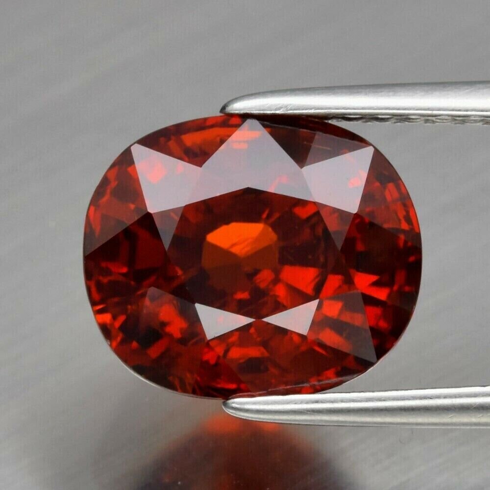 4.26 cwt Untreated Spessartite Garnet. 9.5 x 8 x 6.1 mm. January Birthday. See Video