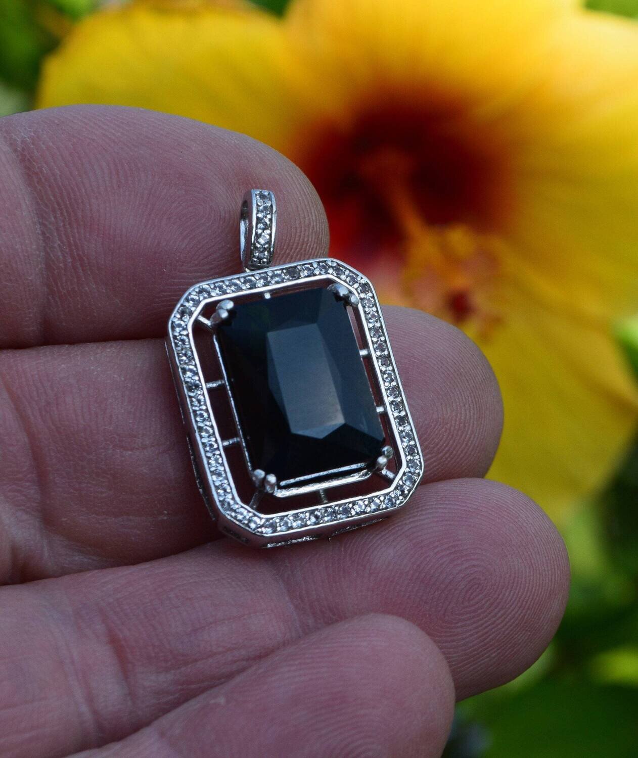 Tourmaline Pendant. 16.28 cwt. Master Valuer Appraised $2,565 Before Setting. See video. SEE NOTE!