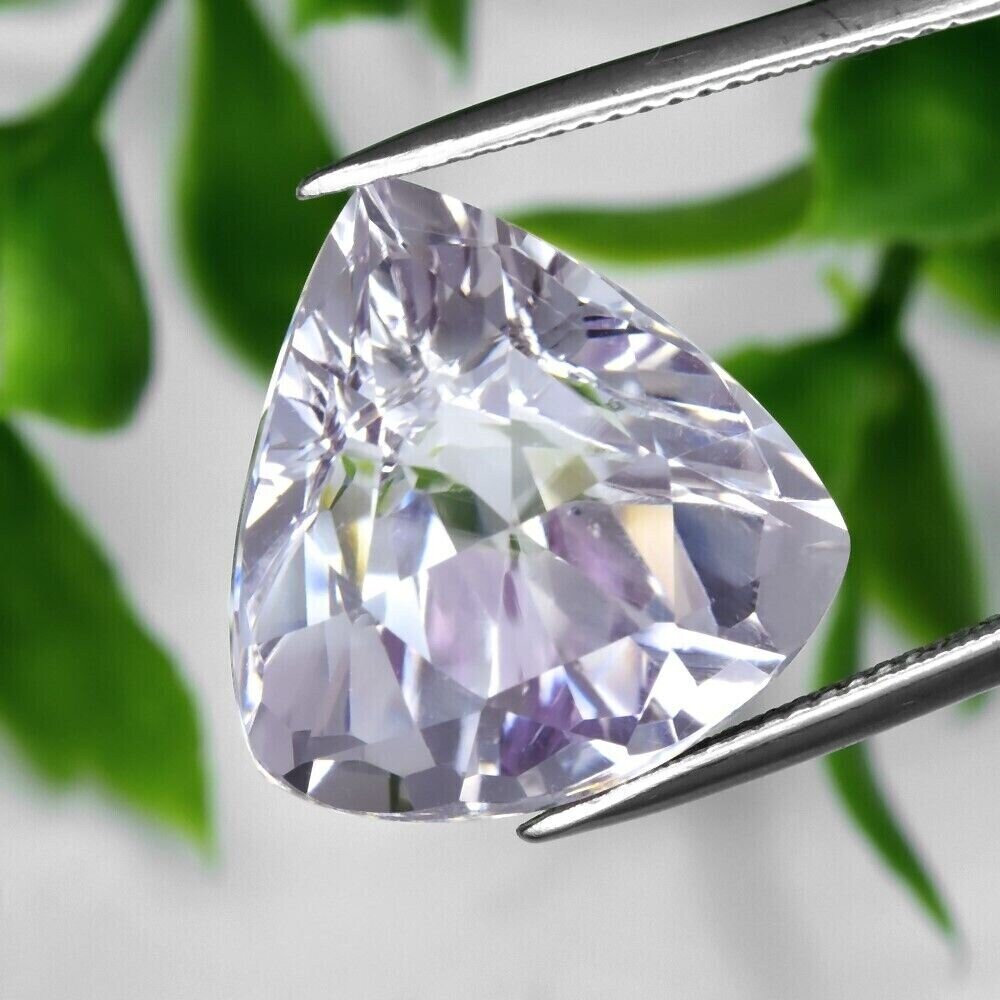 Amethyst, Approx. 22.9cwt.  Natural Earth Mined. 18.3x18x16mm. Unheated. February Birthday
