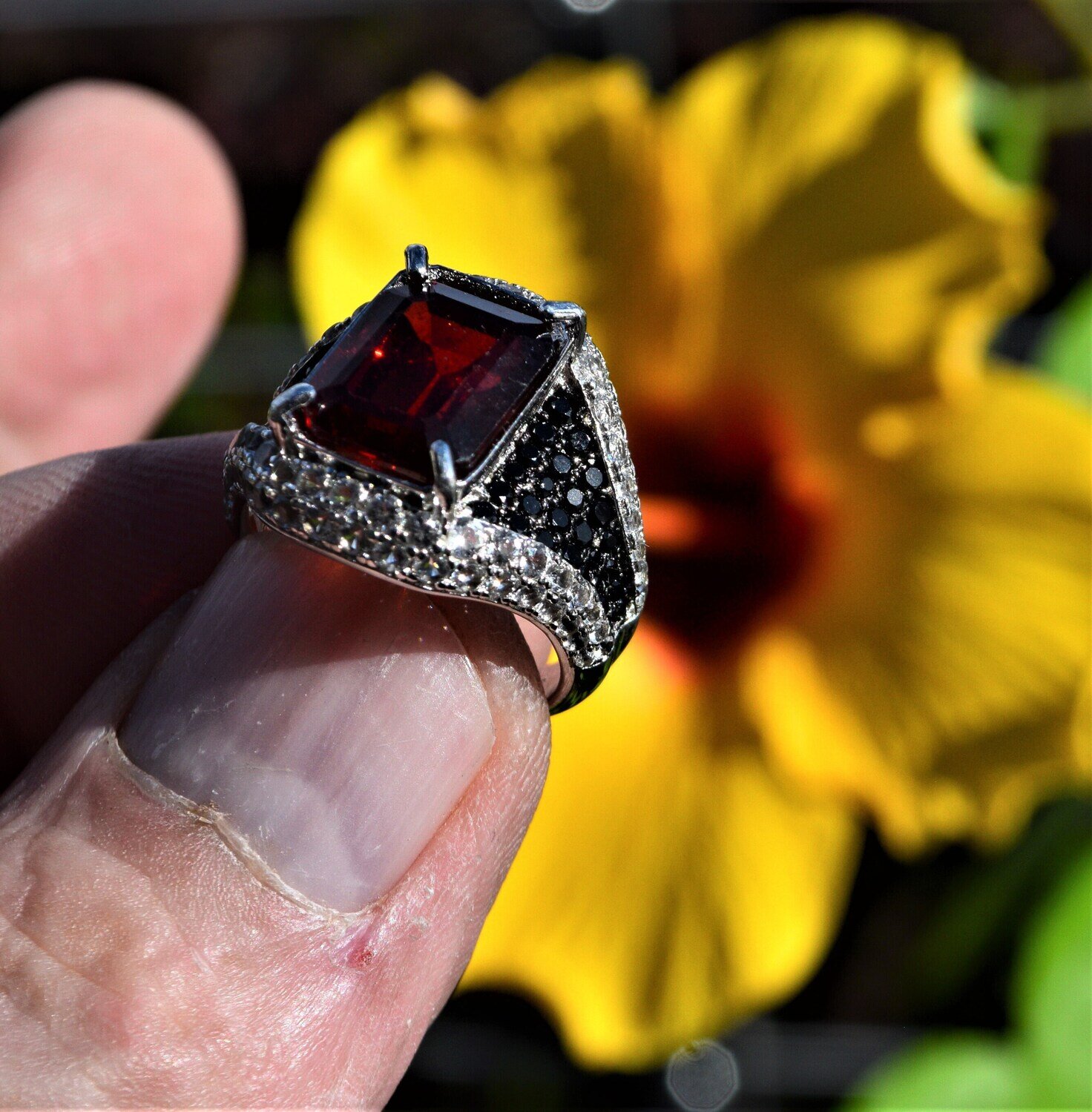 Size 7 Ring. Garnet Ring .Spessartite Garnet.  7.5cwt. Earth Mined . 11.3x9.5 mm. See Video