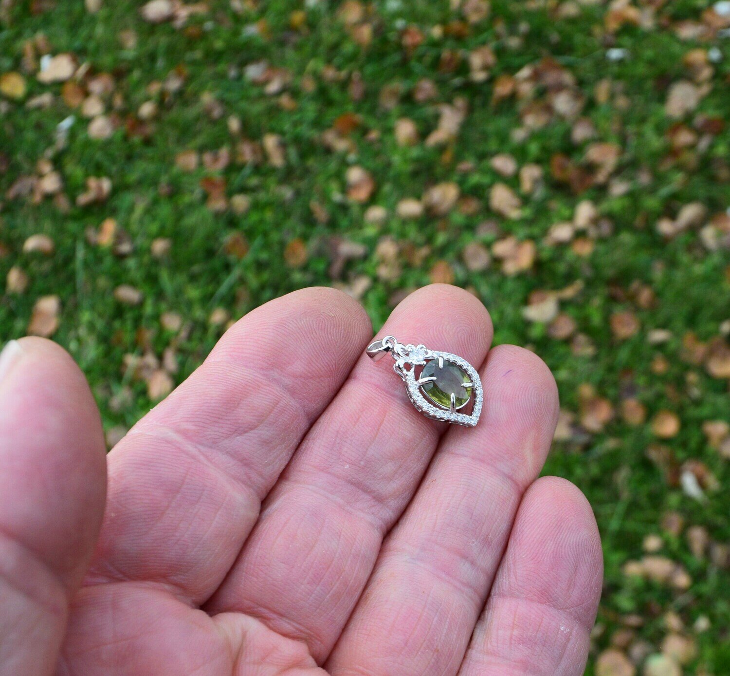 2.26 cwt Sapphire in Pendant .  September Birthday. 9.6x 7.4 x 3.5 mm. See video