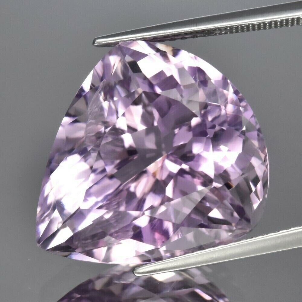 Amethyst .  17.9cwt. Natural Earth Mined. 19x17.2x11.7mm.  Unheated. See Video