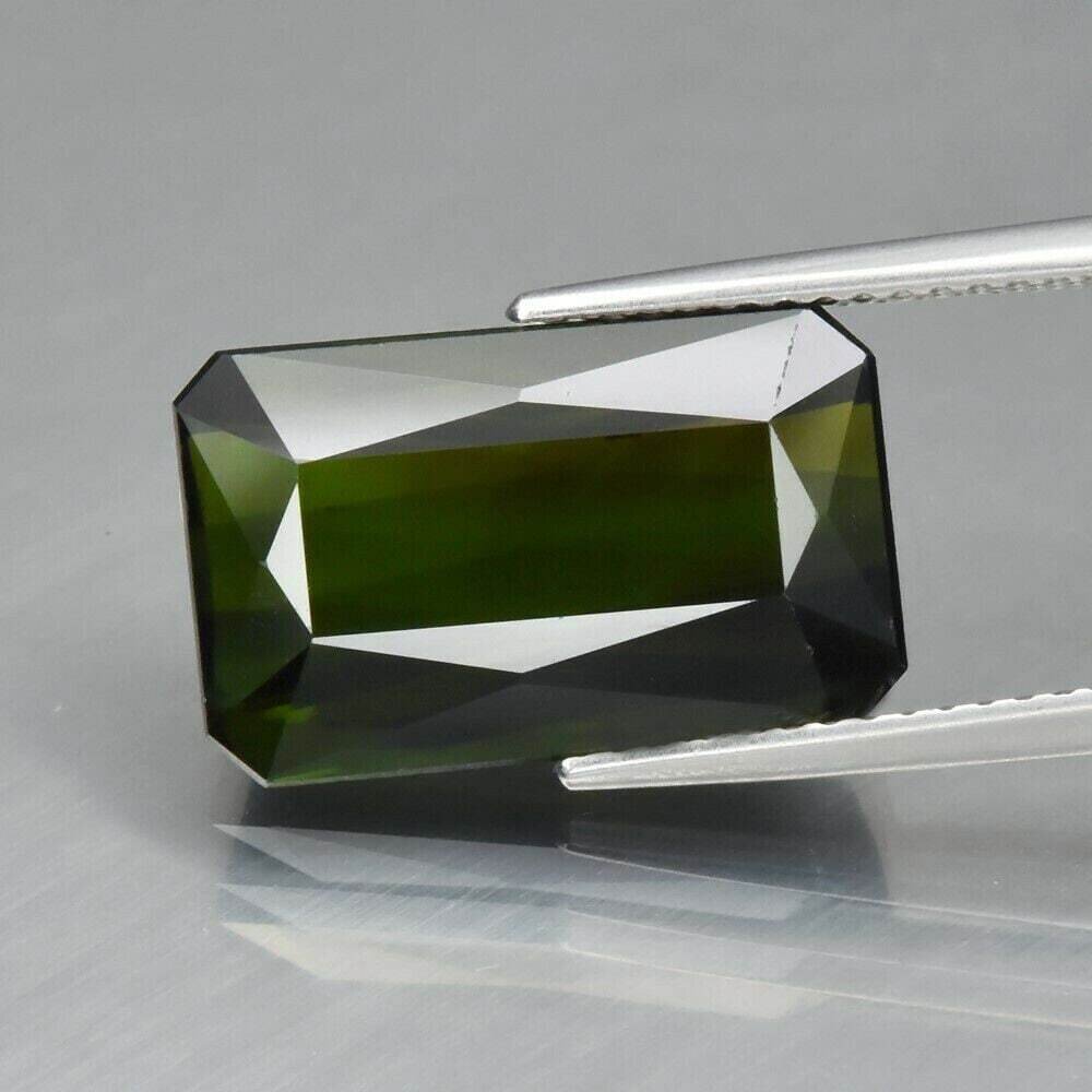 Tourmaline. Approx.  8.1cwt.  Natural Earth Mined. 15.2x9.5x5.3mm. October Birthday. Unheated. See Video