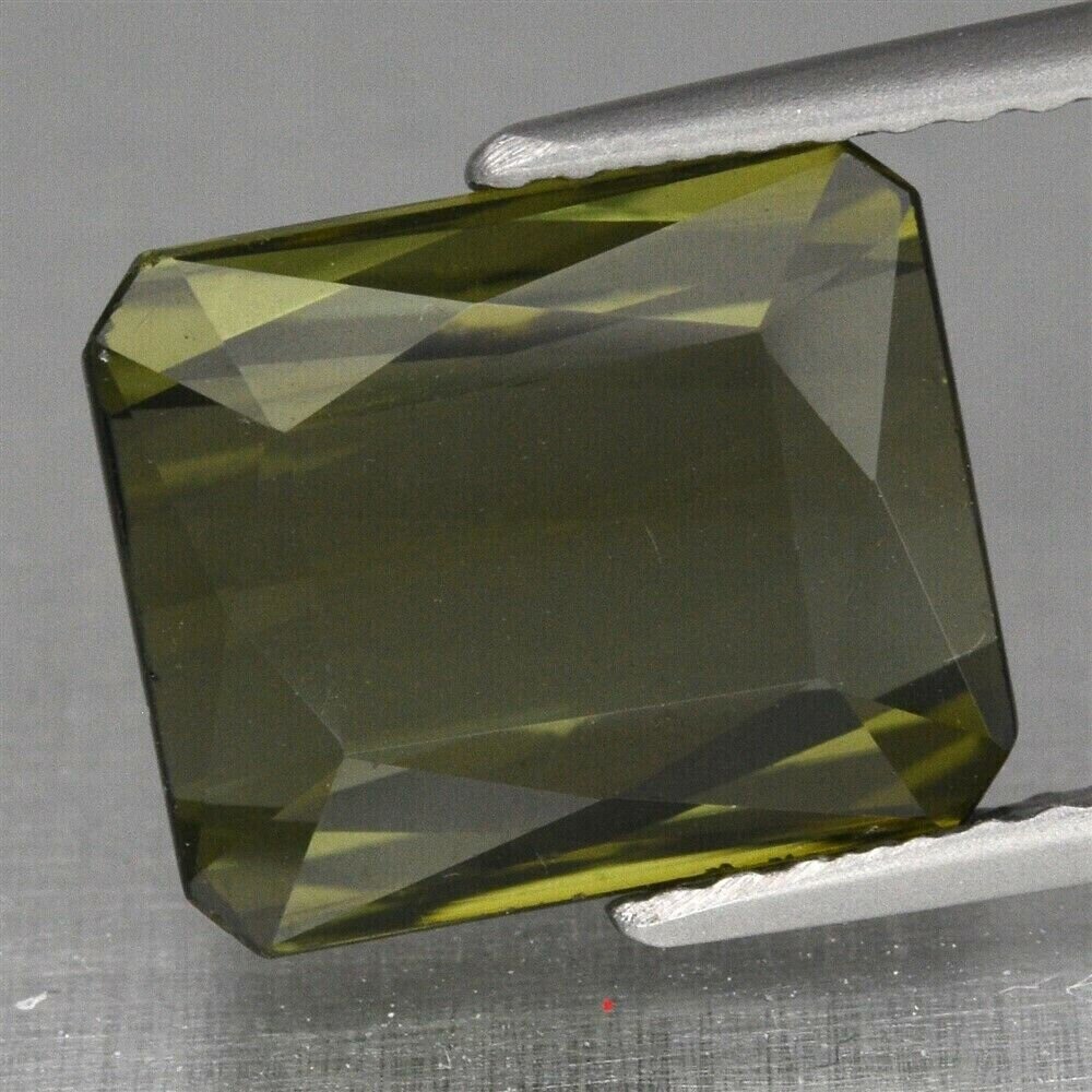 Tourmaline. Approx.  4.6cwt.  Natural Earth Mined. 10.2x8.6x5mm. October Birthday. Unheated. See Video