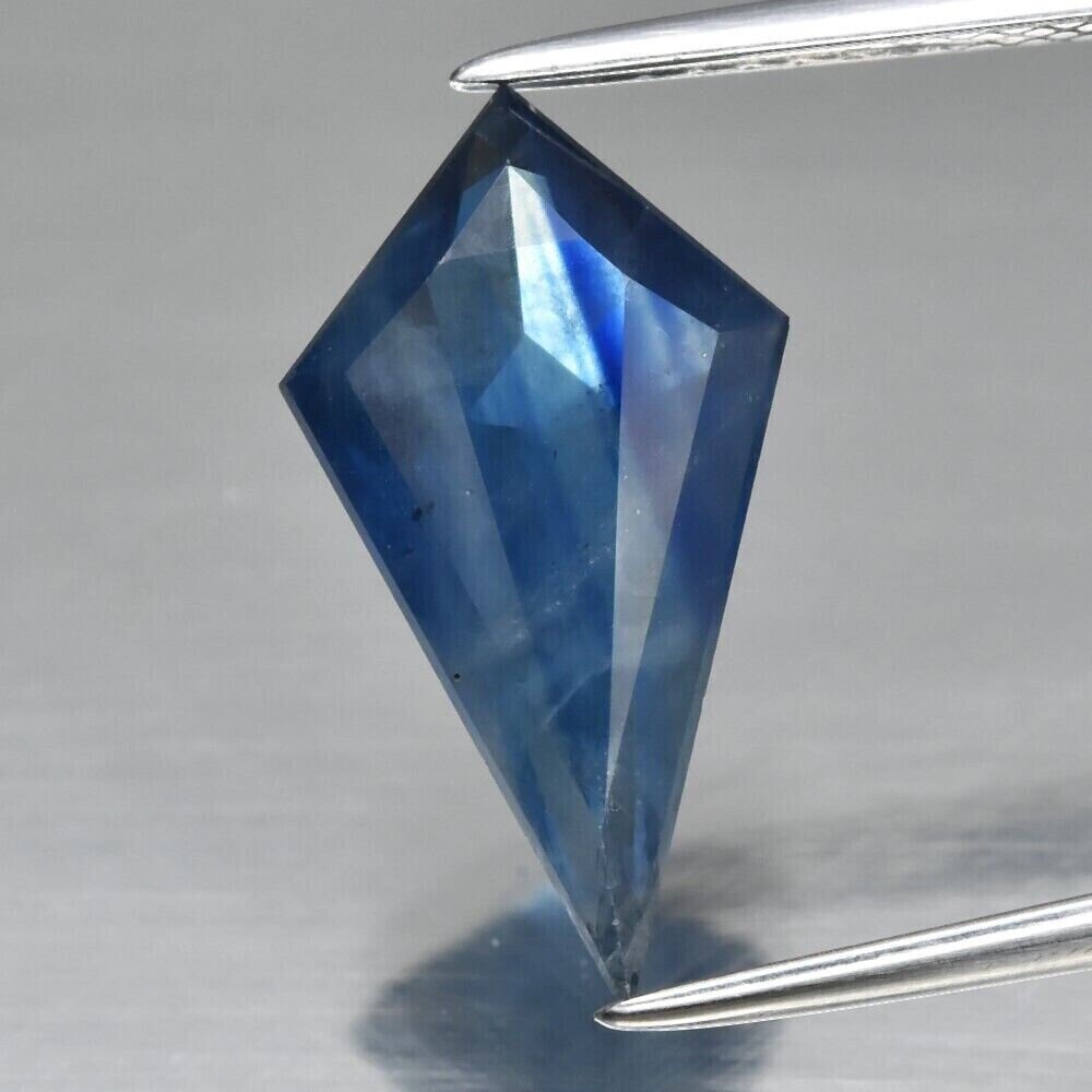 Sapphire, Greenish Blue. Approx. 3.1cwt.  Natural Earth Mined. 15x8.2x4.2mm. See Video