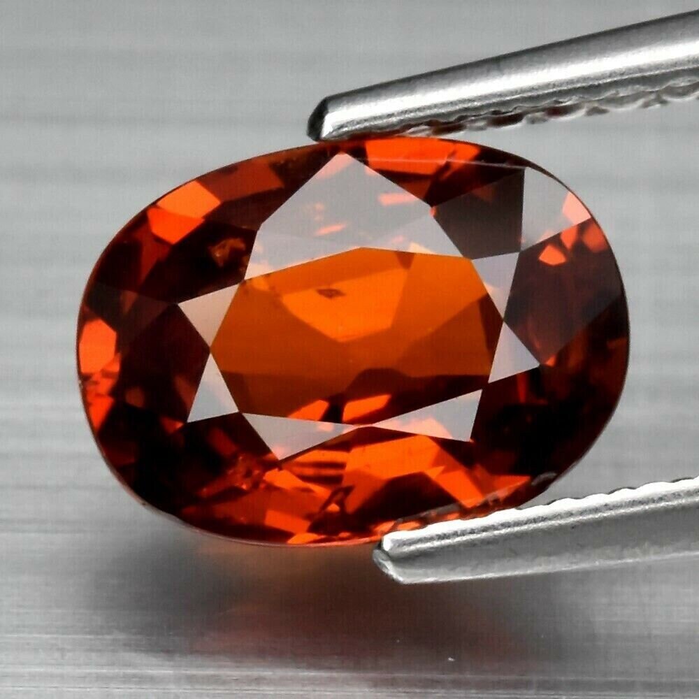 Garnet. Spessartine. Approx.  1.7cwt. Natural Earth Mined. 8x5.8x3.8mm.  Unheated. See Video