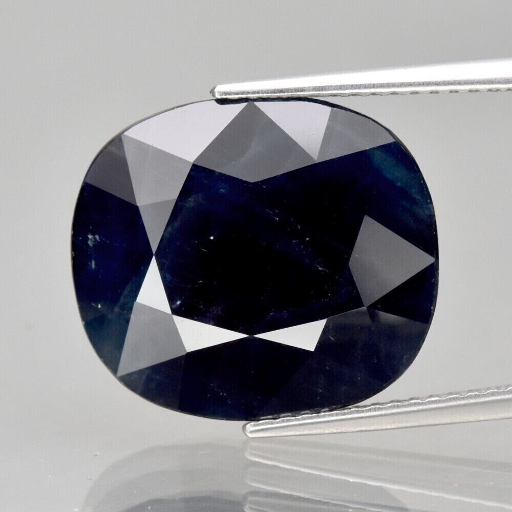 Blue Sapphire. Approx.  15.25cwt. Natural Earth Mined. 16.2x14x7.1mm. See Video