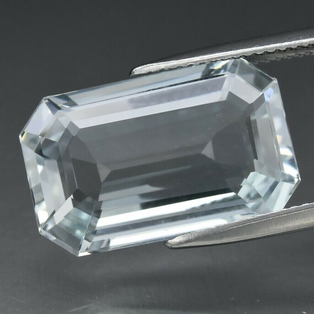 Blue Topaz, Approx. 20.2cwt.  Natural Earth Mined. 19.3x12.3x7.8mm. Untreated.