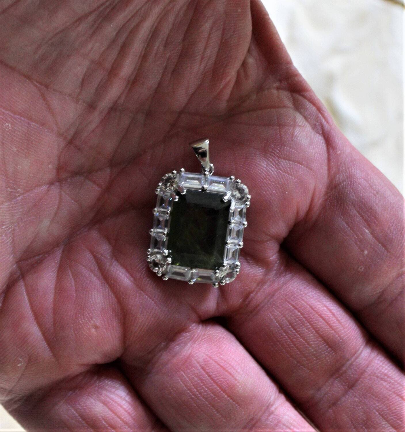 Sapphire Pendant with 11.2cwt. Sapphire. Independent  Master Valuer Appraised for $2,140. See Video