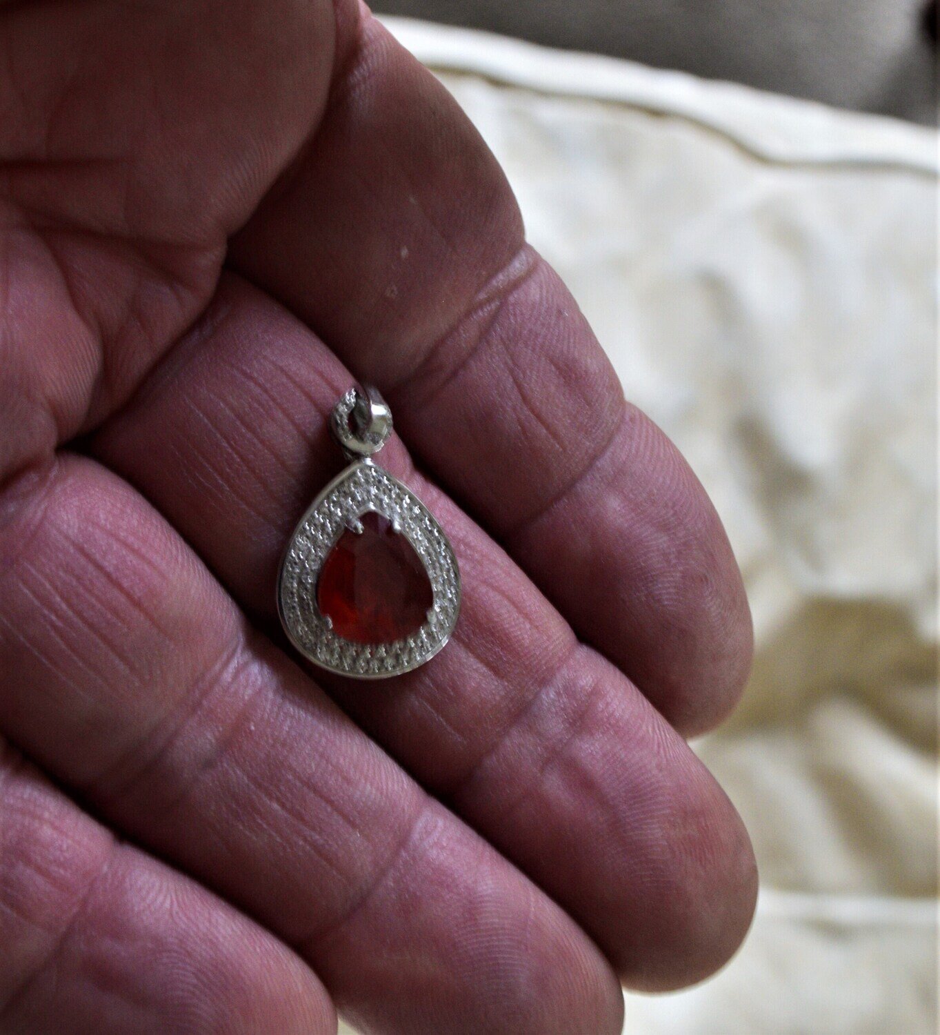 Sapphire Pendant. 4.25 Carat . Earth Mined, Independent  Master Valuer Appraised for $1,720 See Video