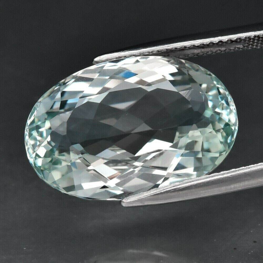 Blue Topaz, 19.95cwt. Natural Earth Mined .  Unheated.  19.4x13x8.9 mm.  See Video