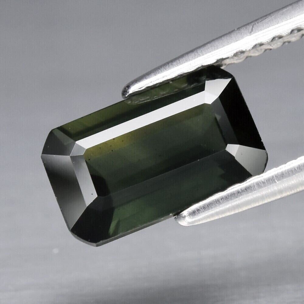 Bluish Green Sapphire. Approx. 1.8 cwt. Natural Earth Mined. 8.8x5.5x3.4mm. See Video