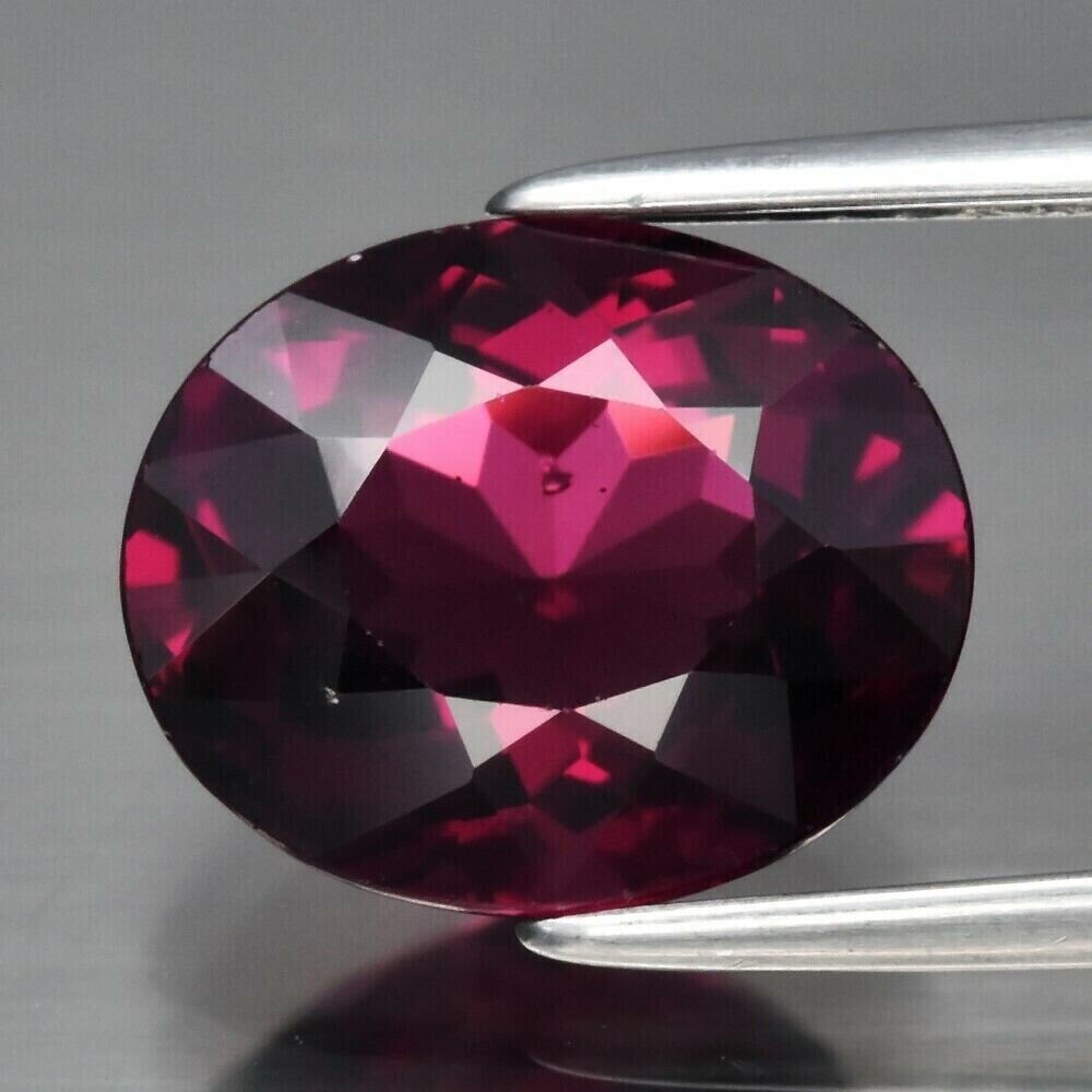 Garnet. Rhodolite. Approx.  3.5cwt. Natural Earth Mined. 10x8.2x5.2mm.  Unheated.