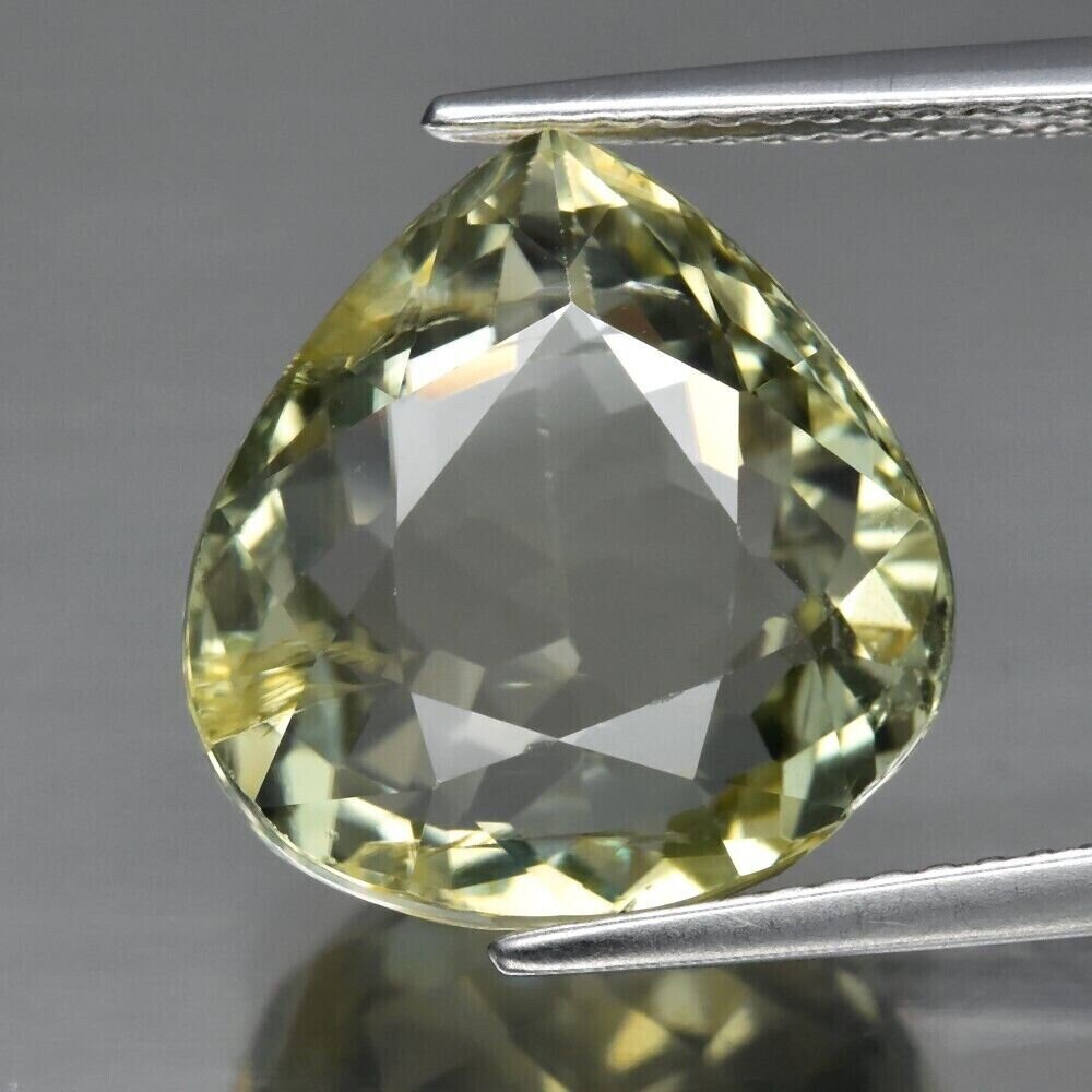 9.2 cwt. Tourmaline. October Birthday. 13.6 13x7.7