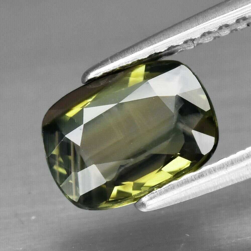 Green Sapphire. Approx.  1.6cwt. Natural Earth Mined. 7.9x6x3mm. Unheated. See Video