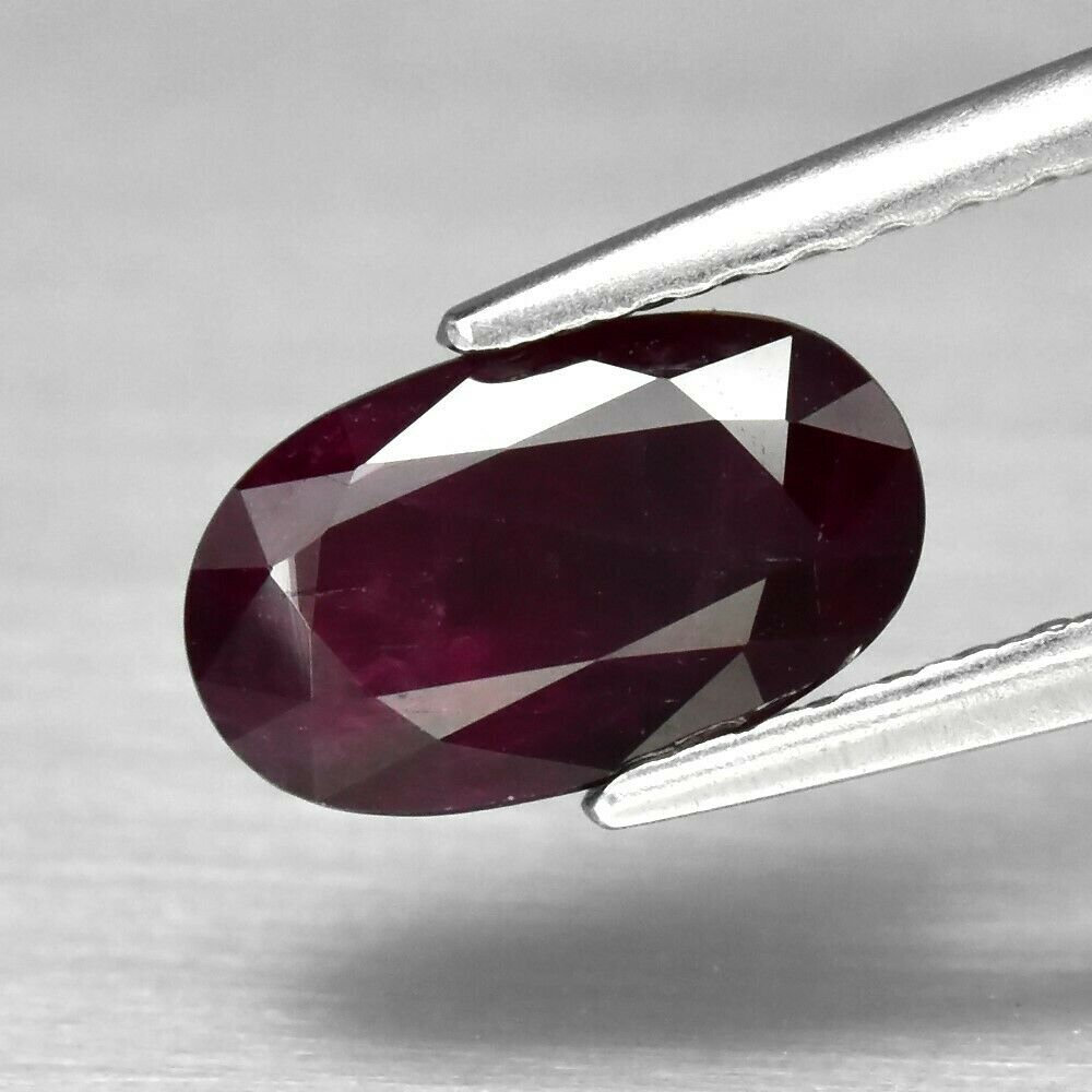 Ruby. 1.0cwt. Natural Earth Mined . 8x4.8x2.7mm.