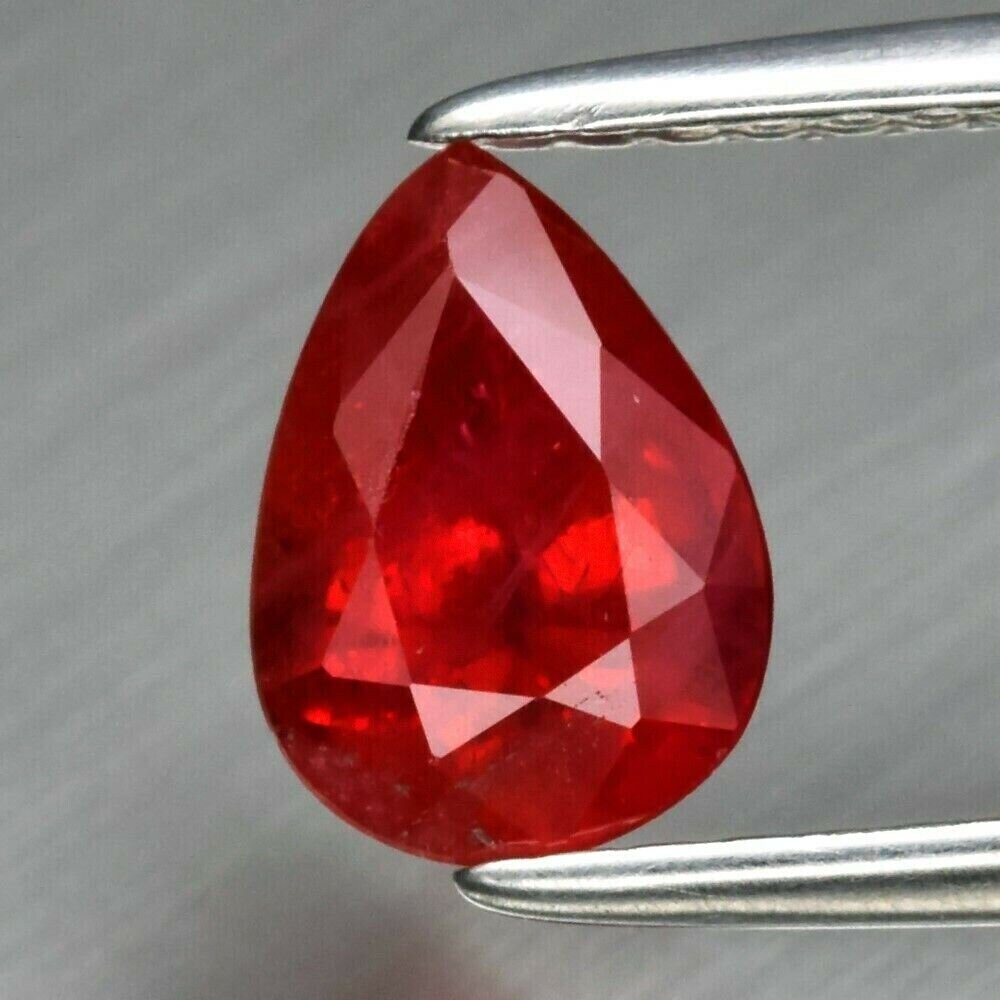 Reddish Orange Sapphire.  1.3cwt.  Natural Earth Mined . September Birthday. See Video