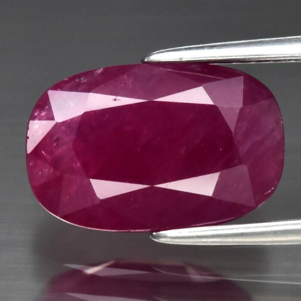 Ruby.  4.05cwt. Natural Earth Mined .  Independent Master Valuer Appraised for $615.00 Retail Replacement. See Video