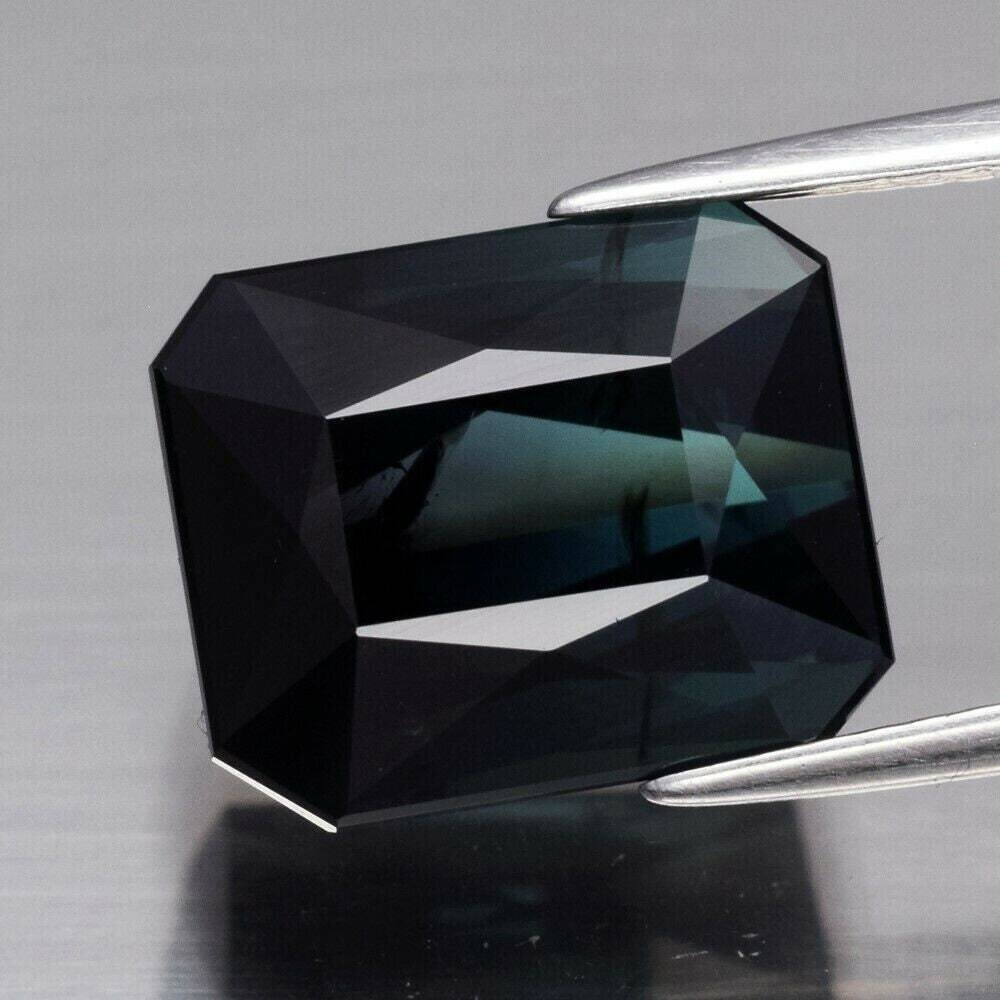 7.69 cwt Tourmaline. Appraised by Master Valuer for $865. See Video