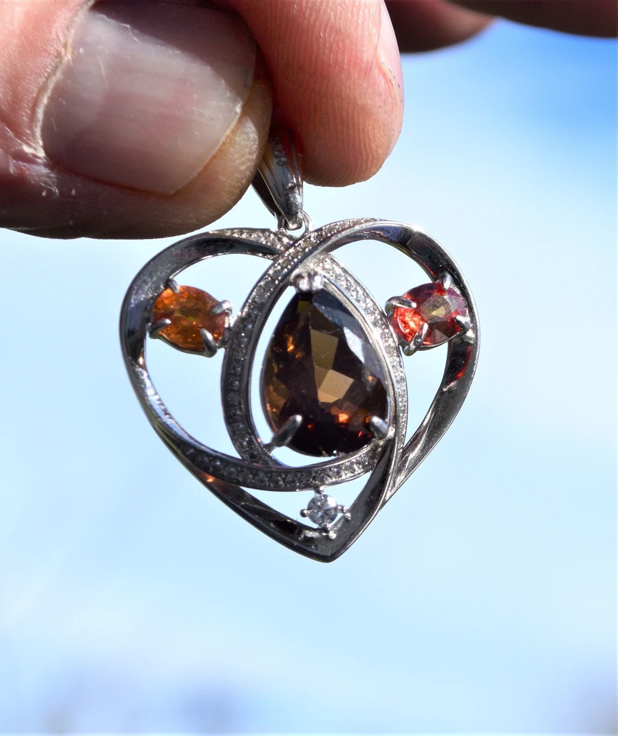 Pendant. 6.67 cwt. Topaz/Sapphire . Independent  Master Valuer Appraisal: $915 only  for Topaz Before Setting with Sapphires ! See Video