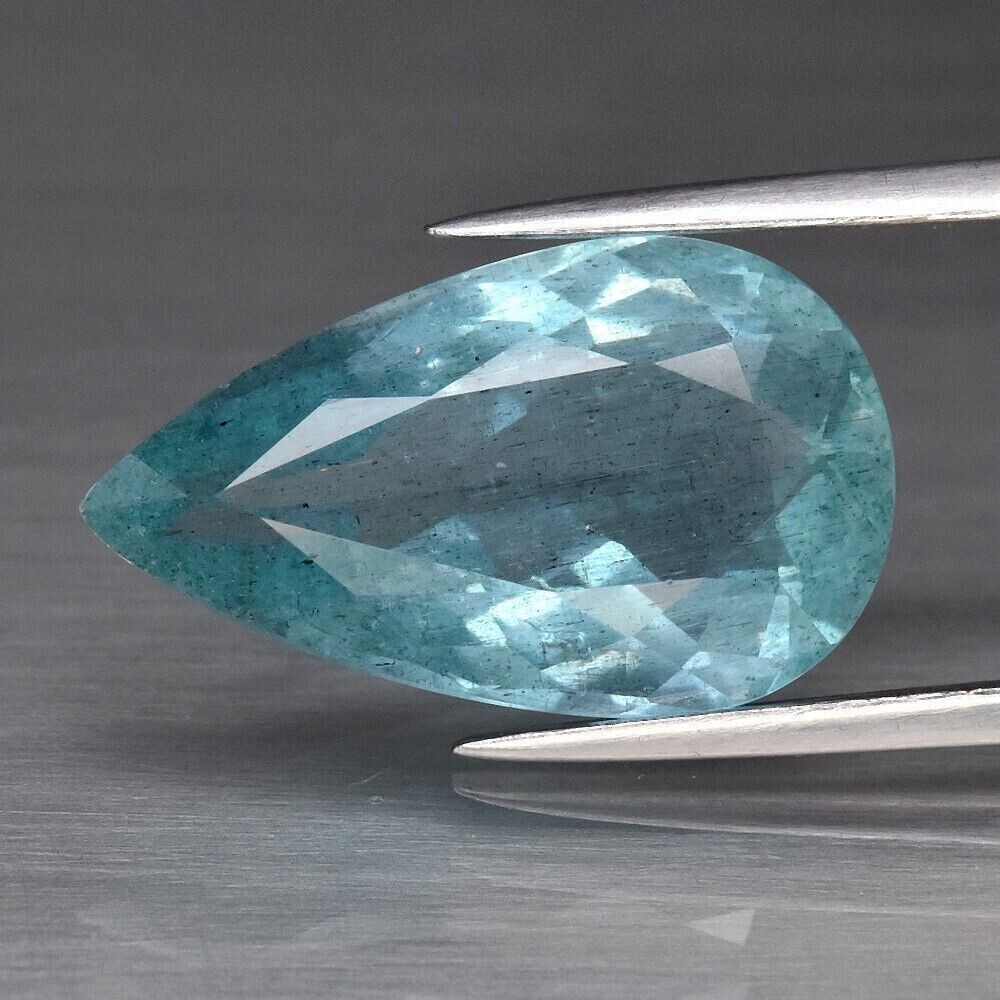 A 4.43 cwt  Aquamarine. Untreated. Master Valuer Appraised 670.  15.4x9x5.8mm. March Birthday.