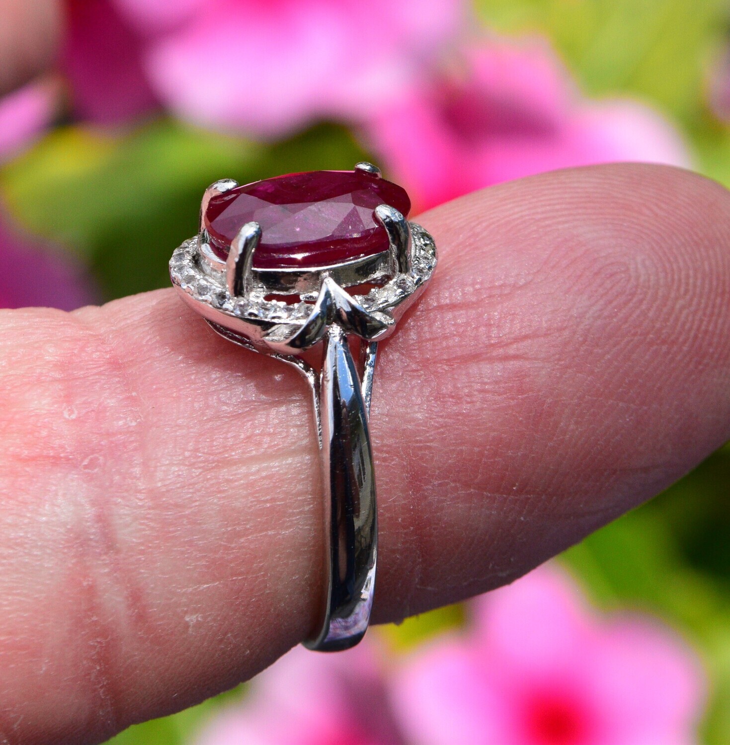 Ruby Ring Size7. A 2.84 cwt. Earth Mined Ruby. Ruby Alone Appraised by Independent Master Valuer :$780 Before Setting. See Video.