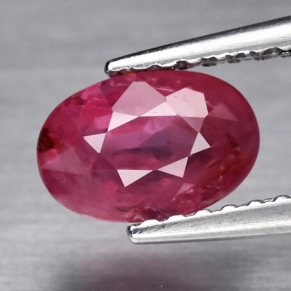 Sapphire, Pinkish Purple.  Approx.  1.1cwt.  Natural Earth Mined.7.2x4.8x3.7mm. Se Video
