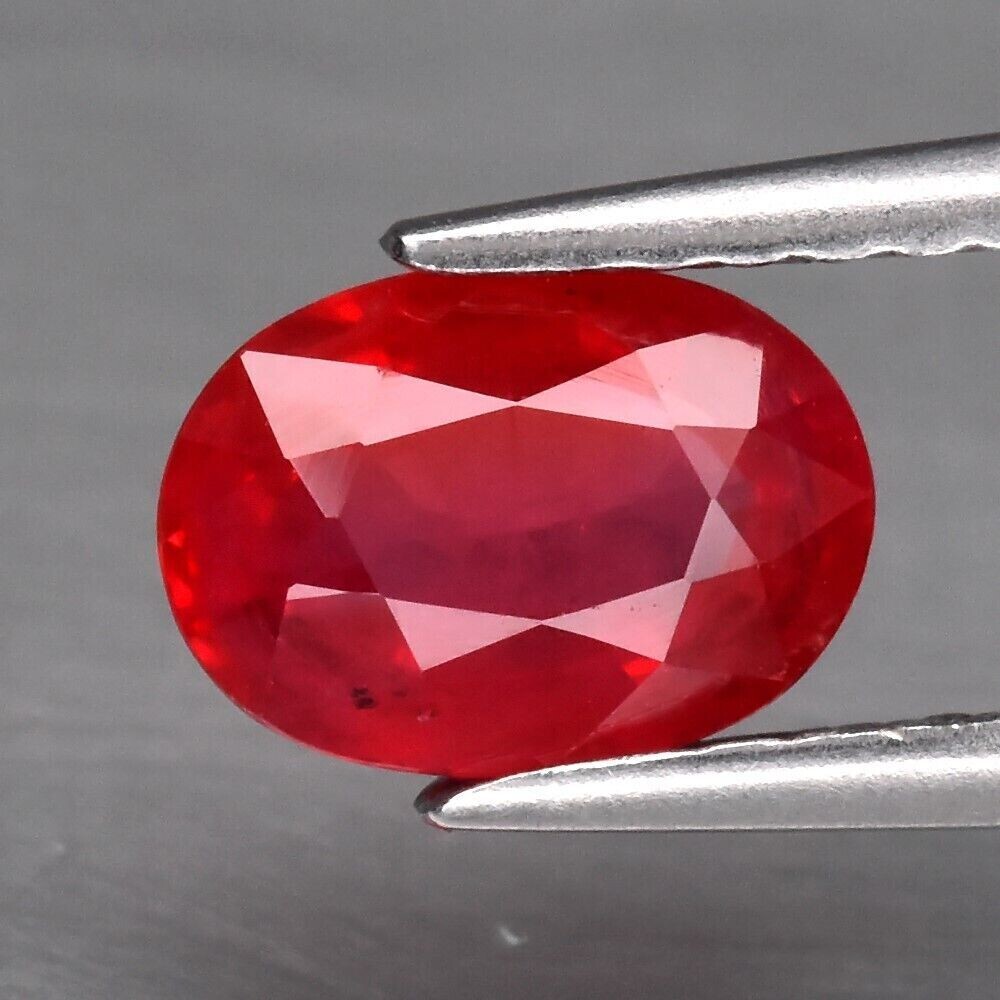 Sapphire, Reddish Orange.  Approx.  1.cwt.  Natural Earth Mined. 7x5x3.1mm. See Video