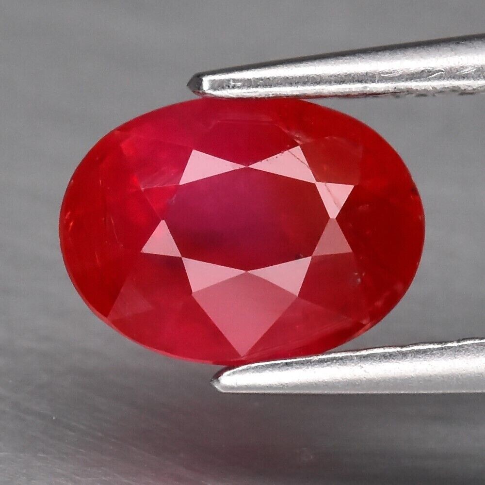 Sapphire, Reddish Orange.  Approx.  1.1cwt.  Natural Earth Mined. 6.8x5x3.8mm. See Video