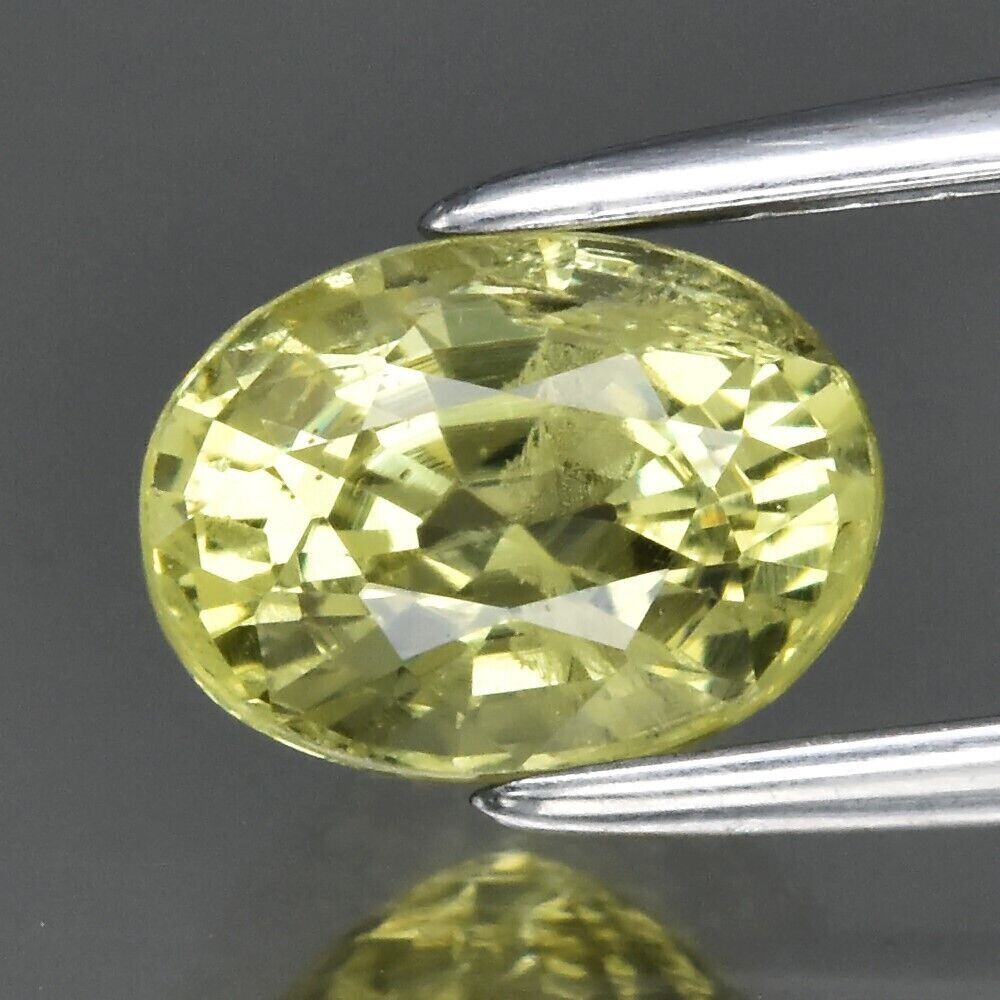 Grossular Garnet. Approx.  1.1cwt.  Natural Earth Mined.  7x5x4.1mm. See Video