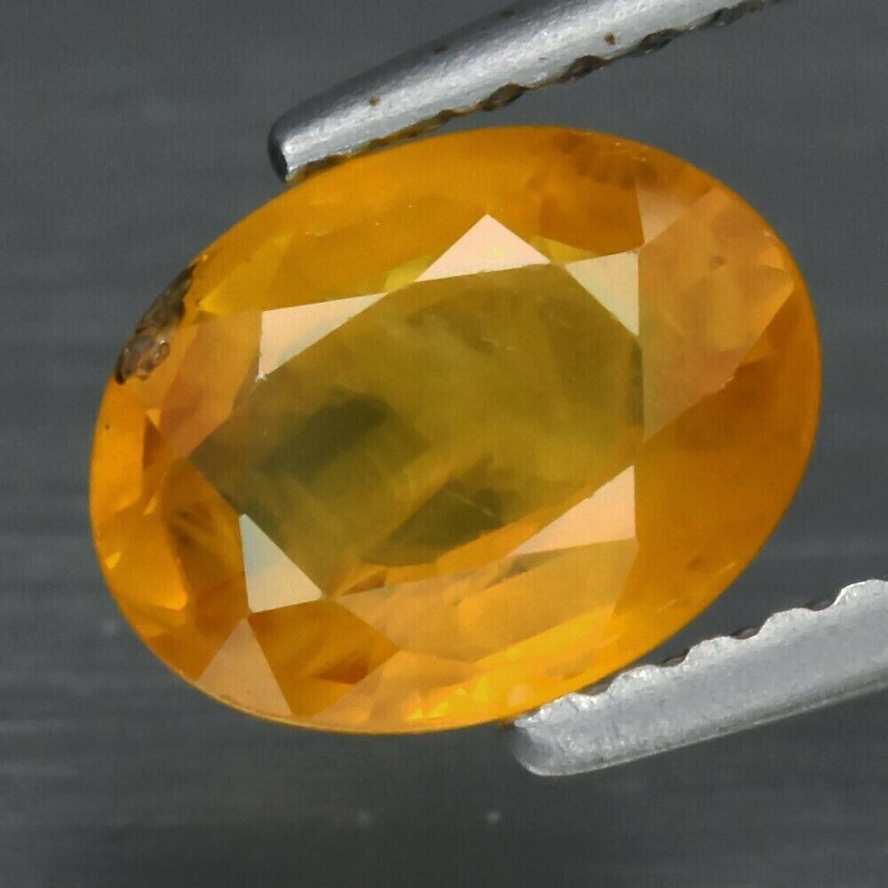 Sapphire, Yellow. Approx.  1.5cwt.  Natural Earth Mined  8x6.2x3.3. See Video