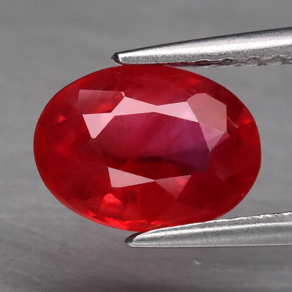 Sapphire, Orangy Red Approx.  1.4cwt.  Natural Earth Mined. 8x6x3.4mm. See Video