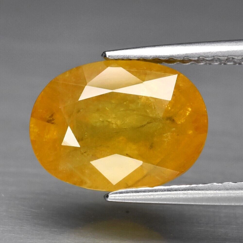 Sapphire, Yellow . Approx. 3.5cwt.  Natural Earth Mined.10.2x7.8x5.1mm. See Video
