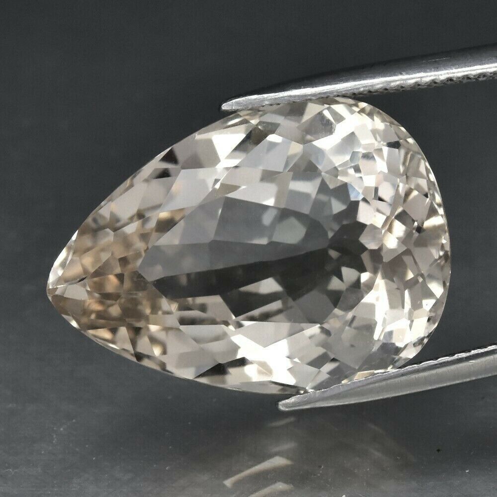 Topaz, 22.5cwt. Natural Earth Mined . Unheated. 20.5xx15.2mm. See Video.