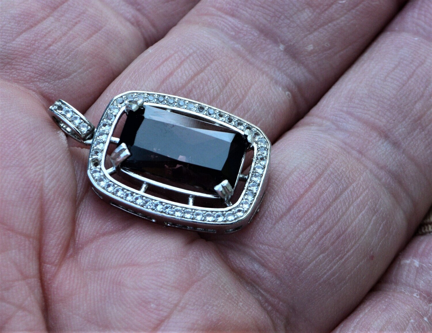 Tourmaline Pendant.  A 7.54 cwt. Tourmaline16.3x9.2x6.5mm. See Video
