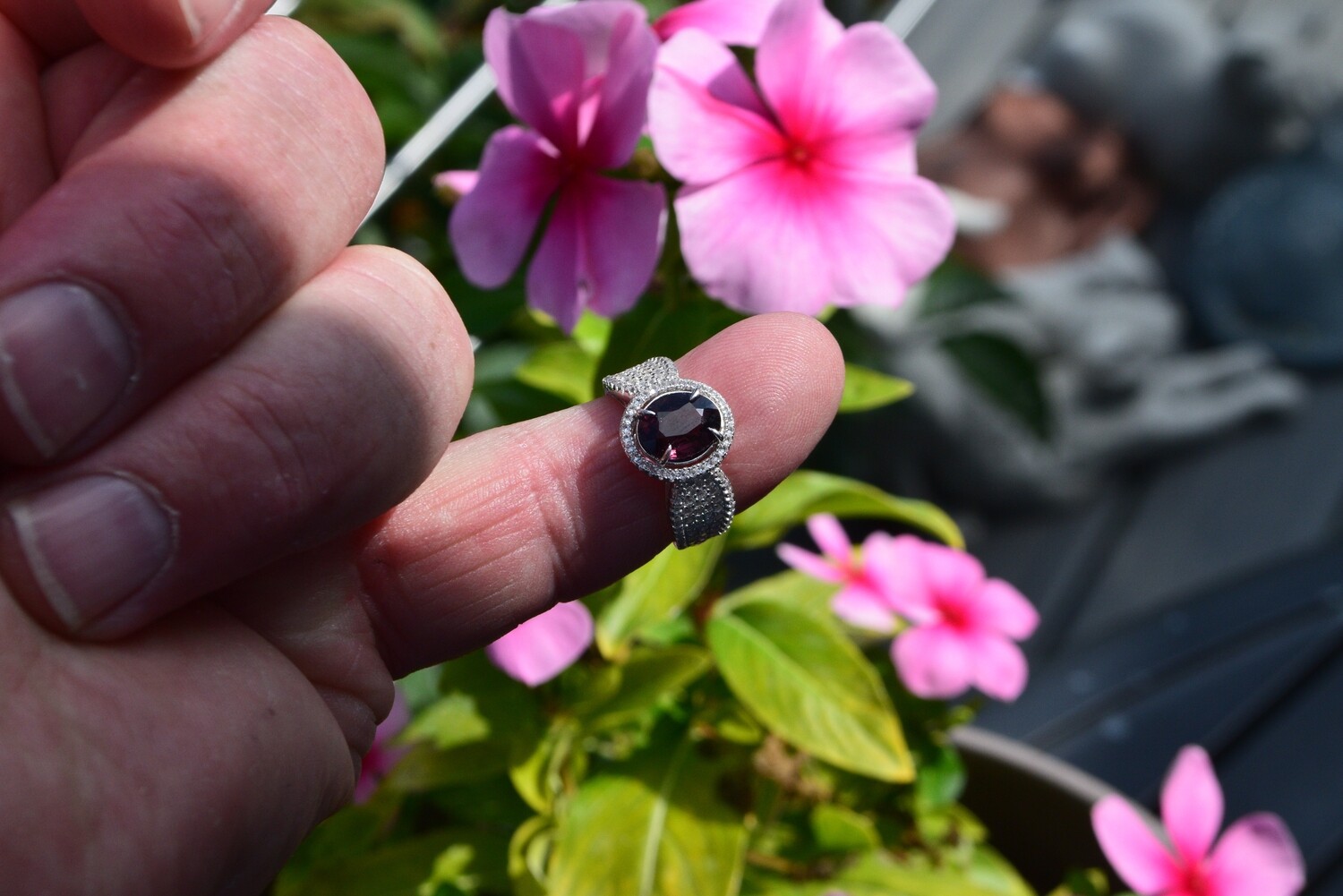 Ring Size 7. Spinel. 2.6 cwt. 9.5x7.2mm
