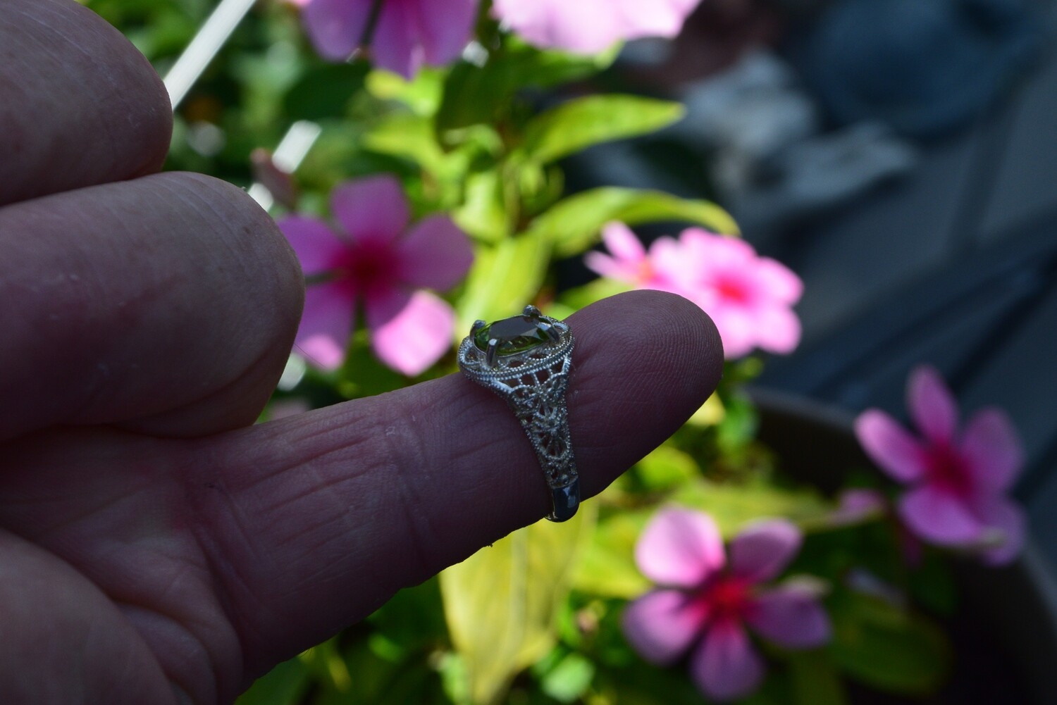 Size 7 Peridot Ring. Peridot Approx 1.2cwt. Approx 8x6mm