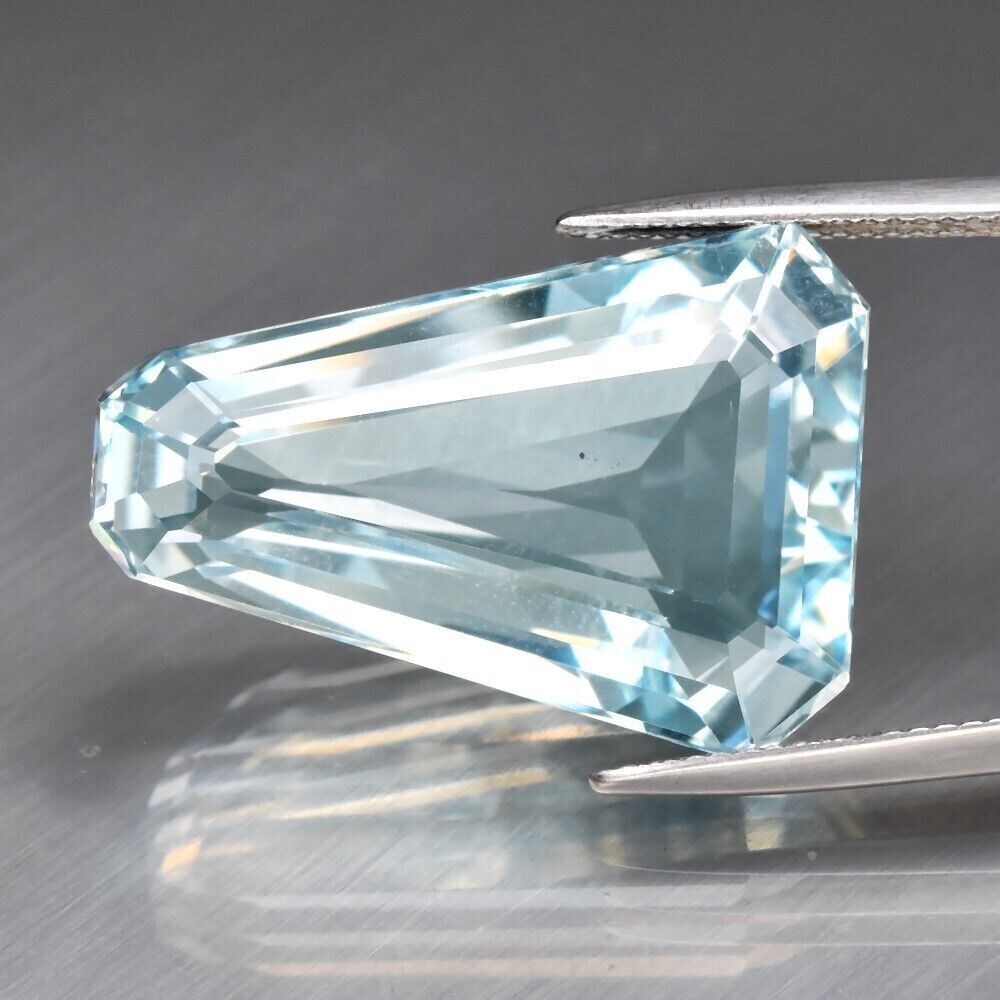 Topaz, Blue 33.78cwt. Natural Earth Mined . Unheated. 24.8x17.7x9.8mm. November Birthday. See Video