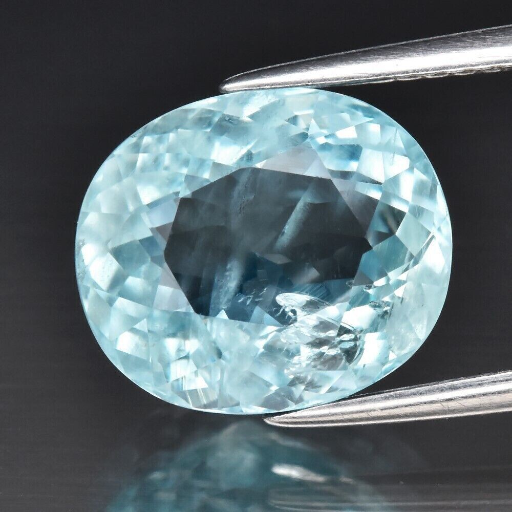 Aquamarine .  Approx.4.79 cwt 11.4x9.6x6.8mm Unheated, Untreated.   Earth Mined . March  Birthday, See Video