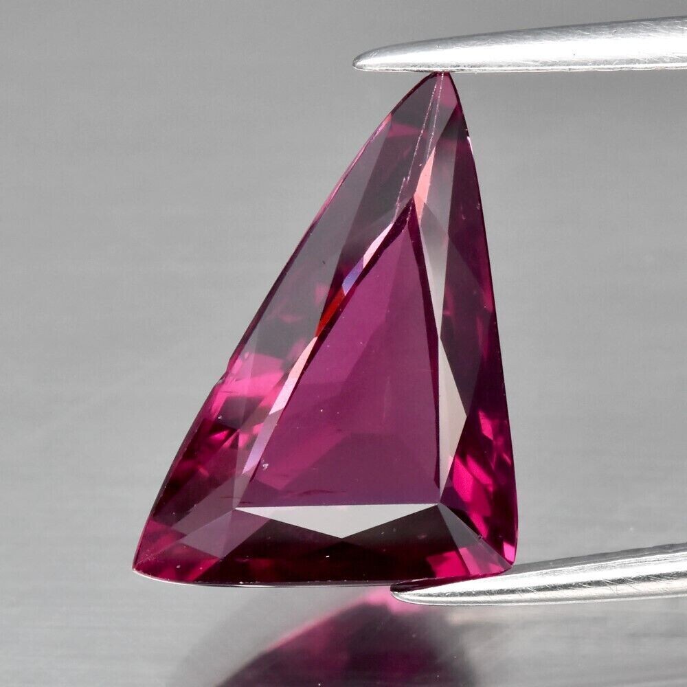 Rhodolite Garnet. Fancy Cut. Approx. 3.6cwt. Natural Earth Mined. 14.7x8.5mm. See Video